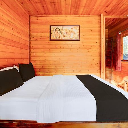 Super Townhouse Morjim Hotell Eksteriør bilde