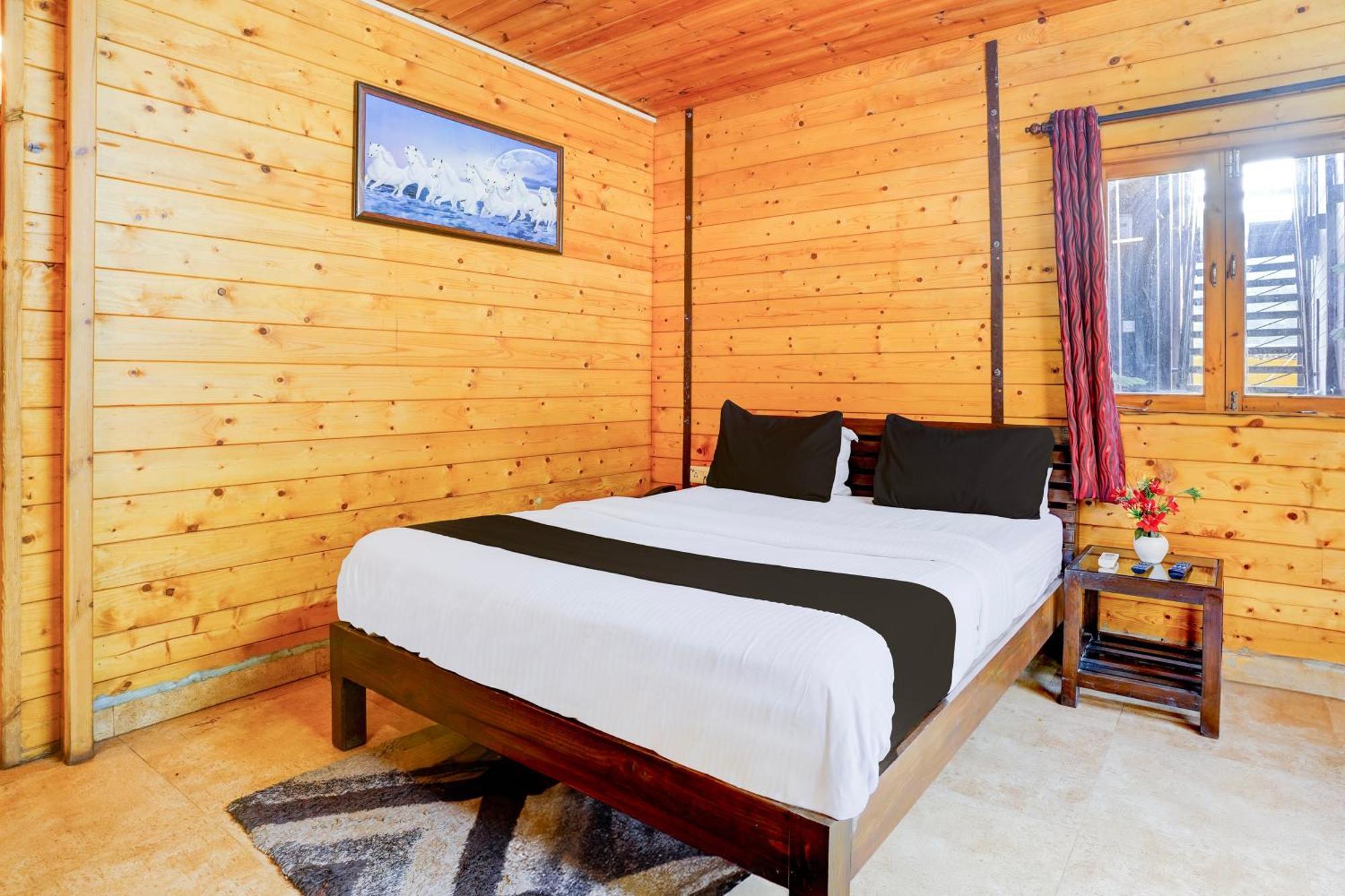 Super Townhouse Morjim Hotell Eksteriør bilde