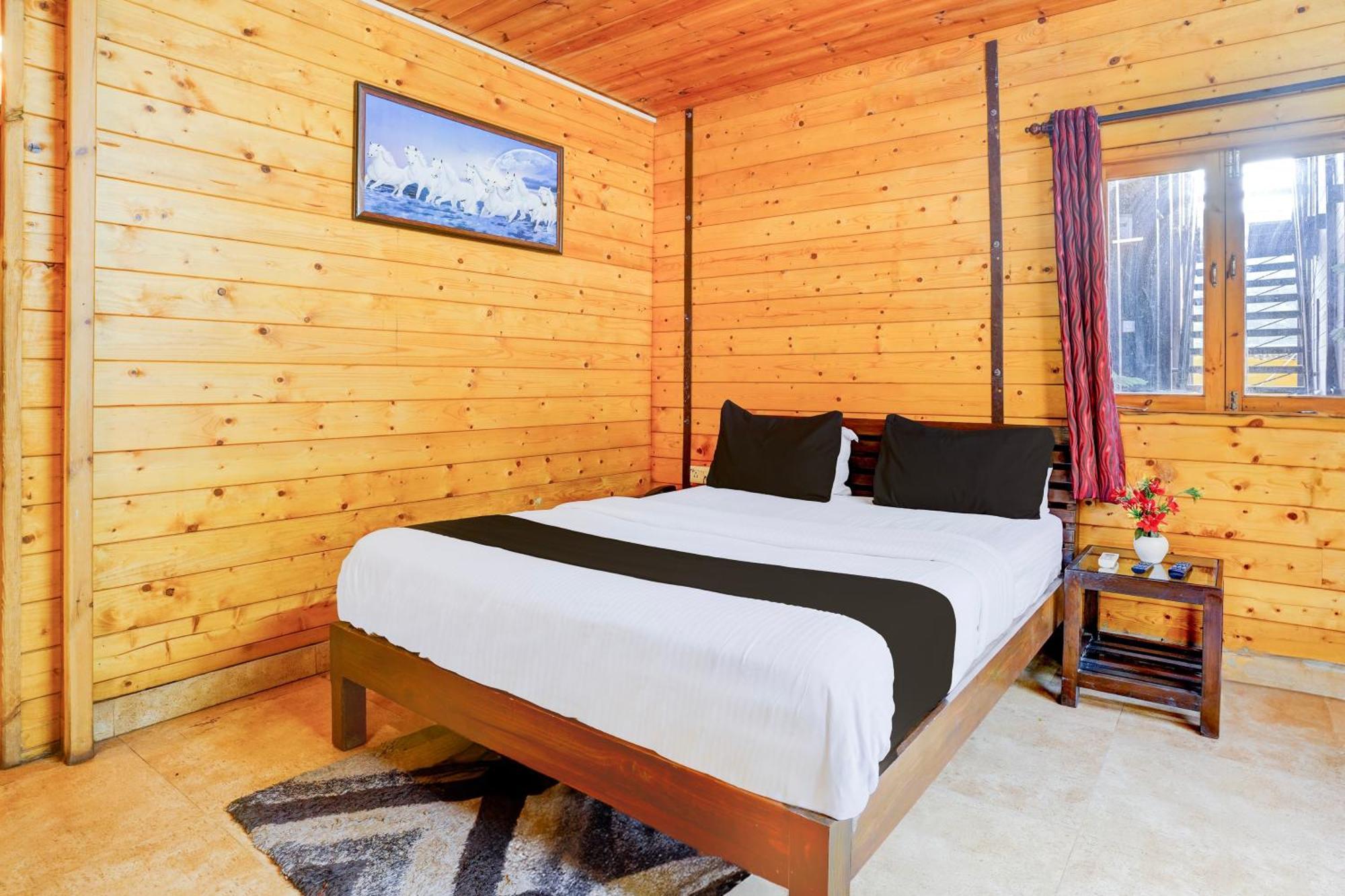 Super Townhouse Morjim Hotell Eksteriør bilde